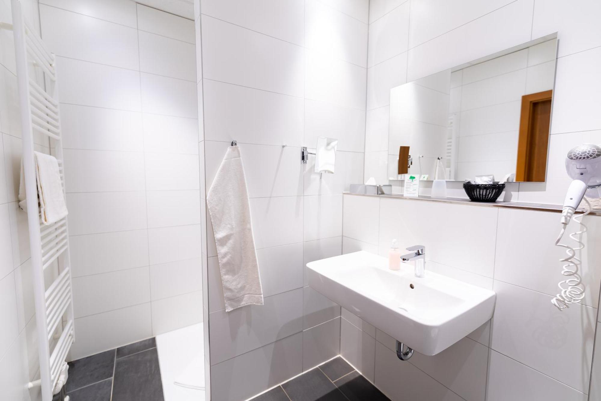 Hotel Darstein Altrip Екстер'єр фото