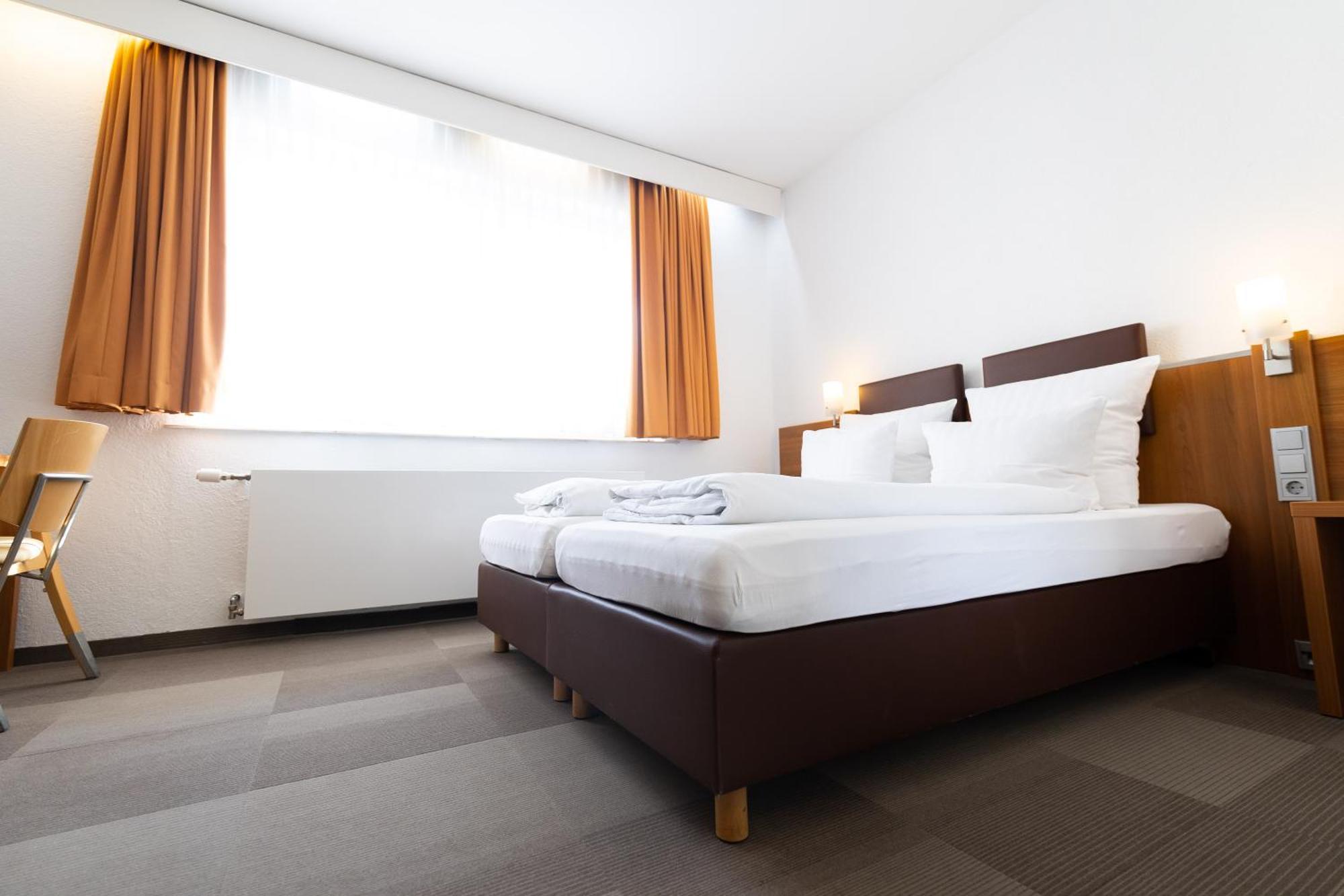 Hotel Darstein Altrip Екстер'єр фото